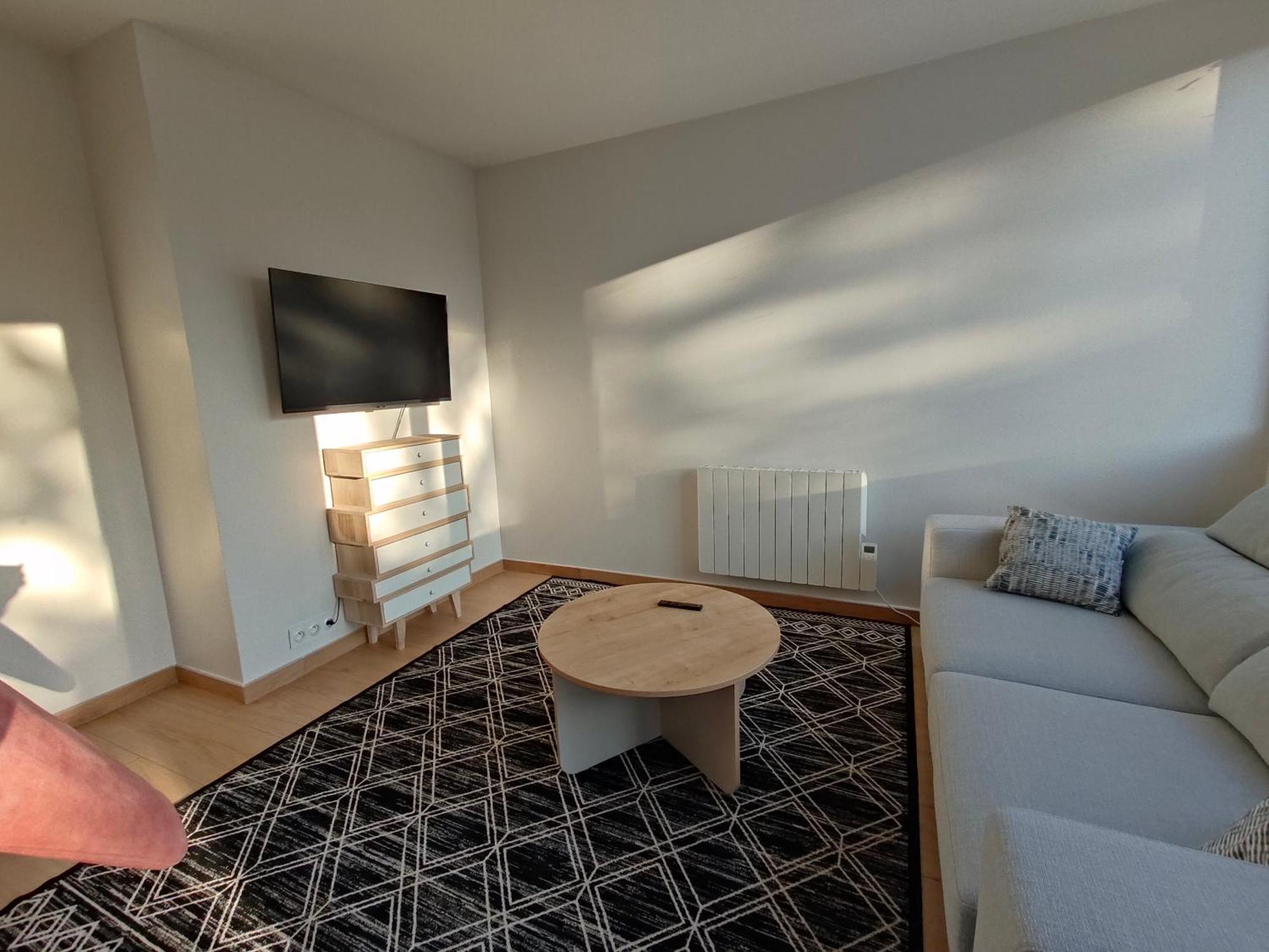 Apartamento 3 Avec Balcon Et Parking *
