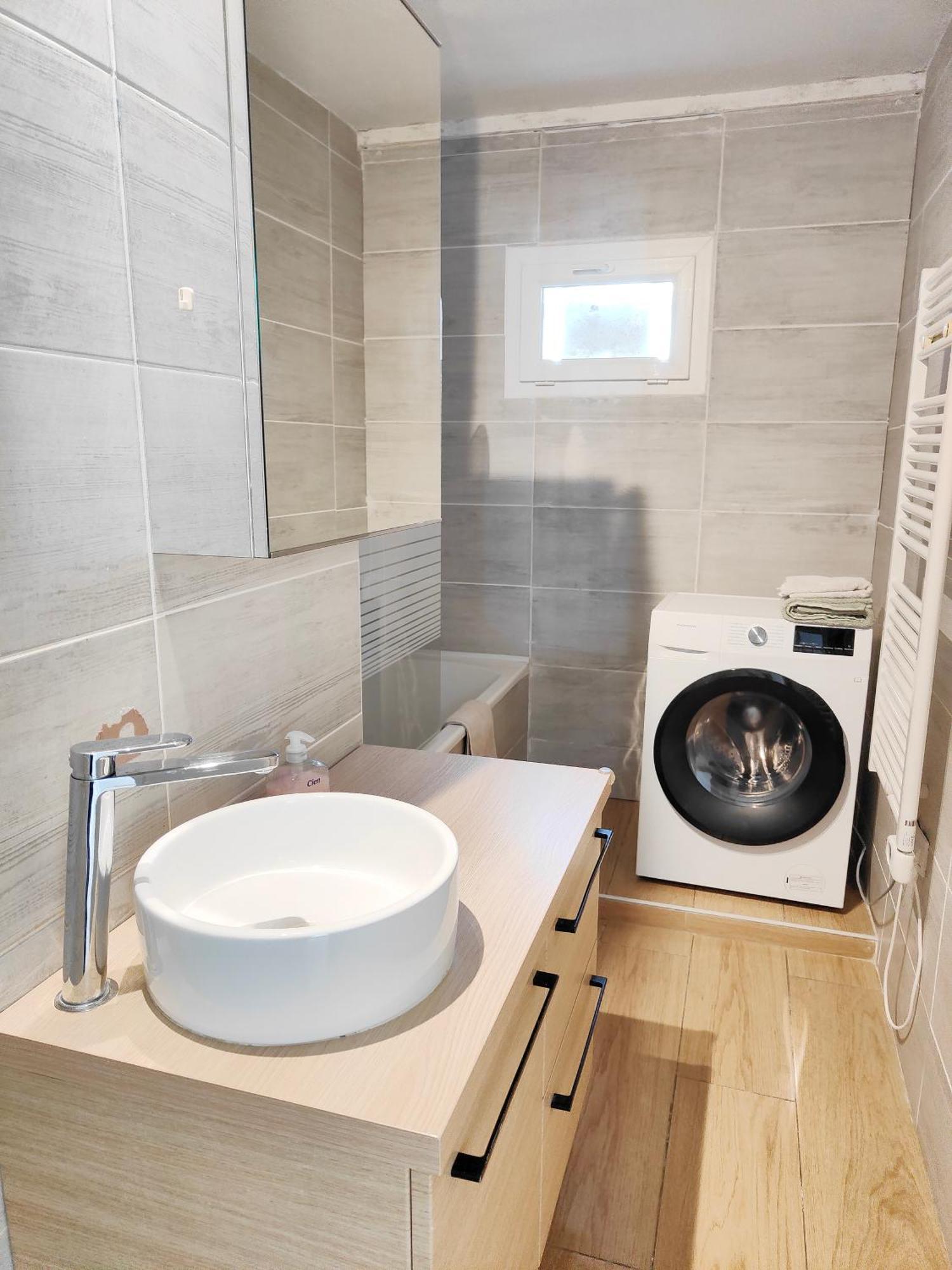3 Avec Balcon Et Parking Apartamento *