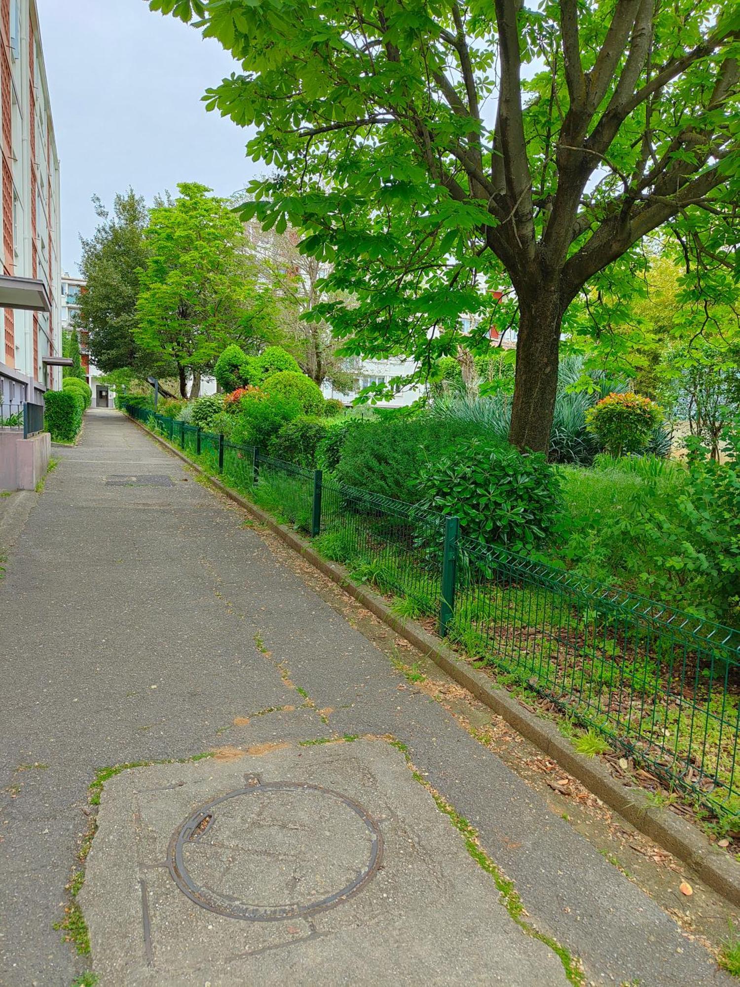 3 Avec Balcon Et Parking *